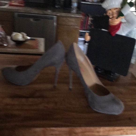 NWT JustFab Marian Grey Suede 4-in Stilettos - Picture 5 of 5